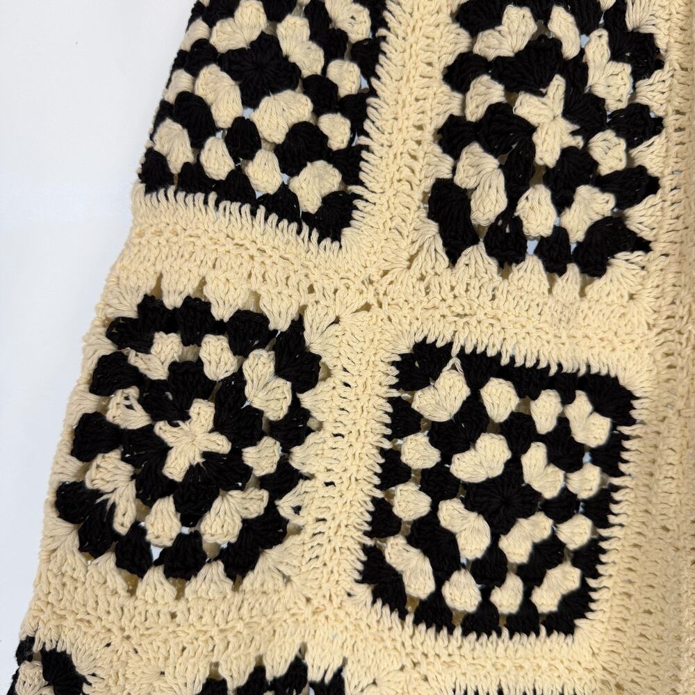 FREE PEOPLE x FLOOK Granny Square Crochet Shorts Womens Cream Black Size L Boho - Picture 5 of 8